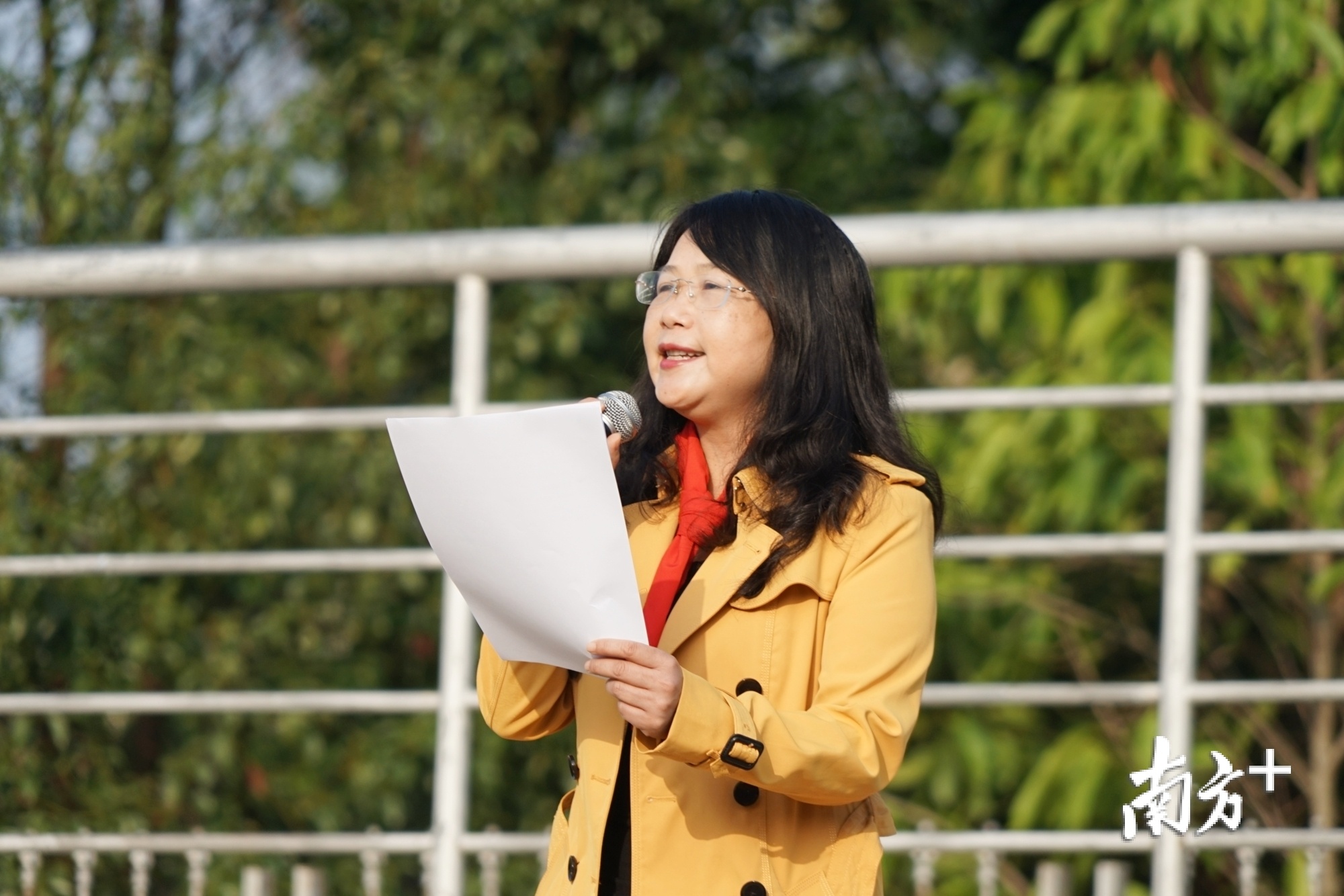 校长郑凤姚新学期寄语学生：成就更优秀、更朗晴的自己！