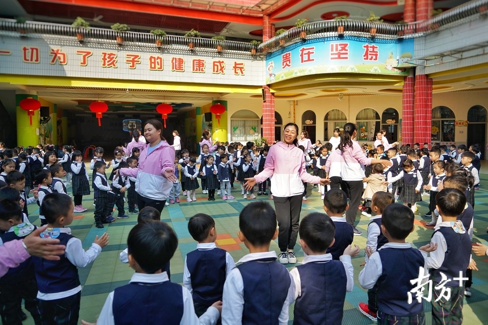 新北江幼儿园“花式”迎新,开展了别具特色的开学第一课。梁素雅 摄 新北江幼儿园“花式”迎新,开展了别具特色的开学第一课。梁素雅 摄