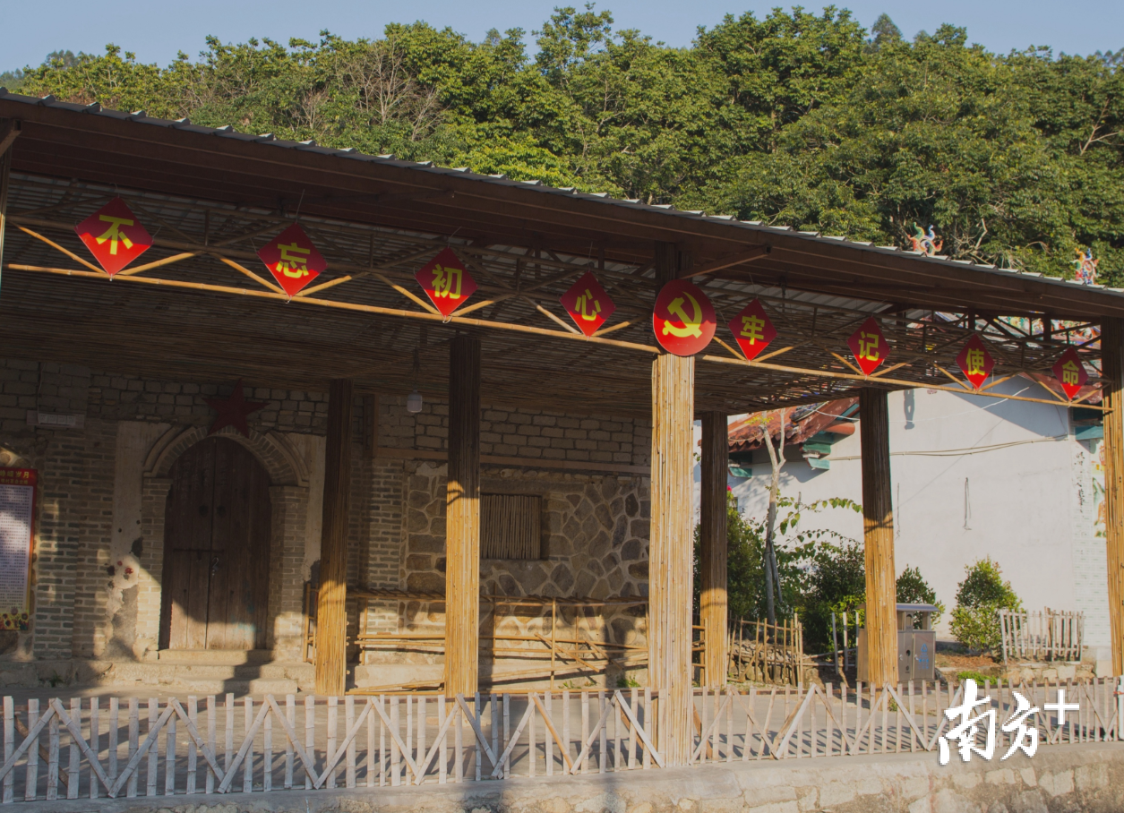 东明村的老人活动中心是游击队地下交通站旧址。郑思涵 摄 东明村的老人活动中心是游击队地下交通站旧址。郑思涵 摄