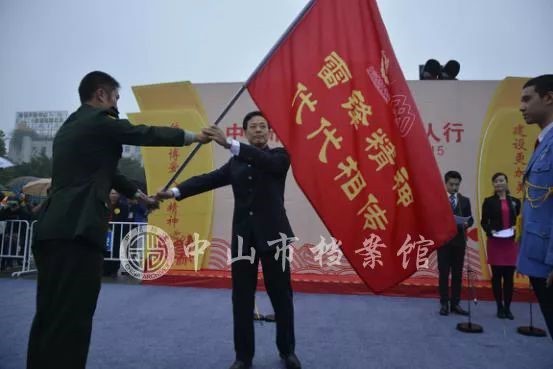2015年巡游活动当日恰逢“学习雷锋纪念日”
