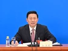 政协大会发言人答南方报业记者问：个人信息保护法草案已提交审议