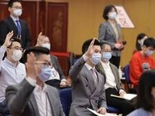 首场“委员通道”开启，张海迪、周鸿祎等答记者问