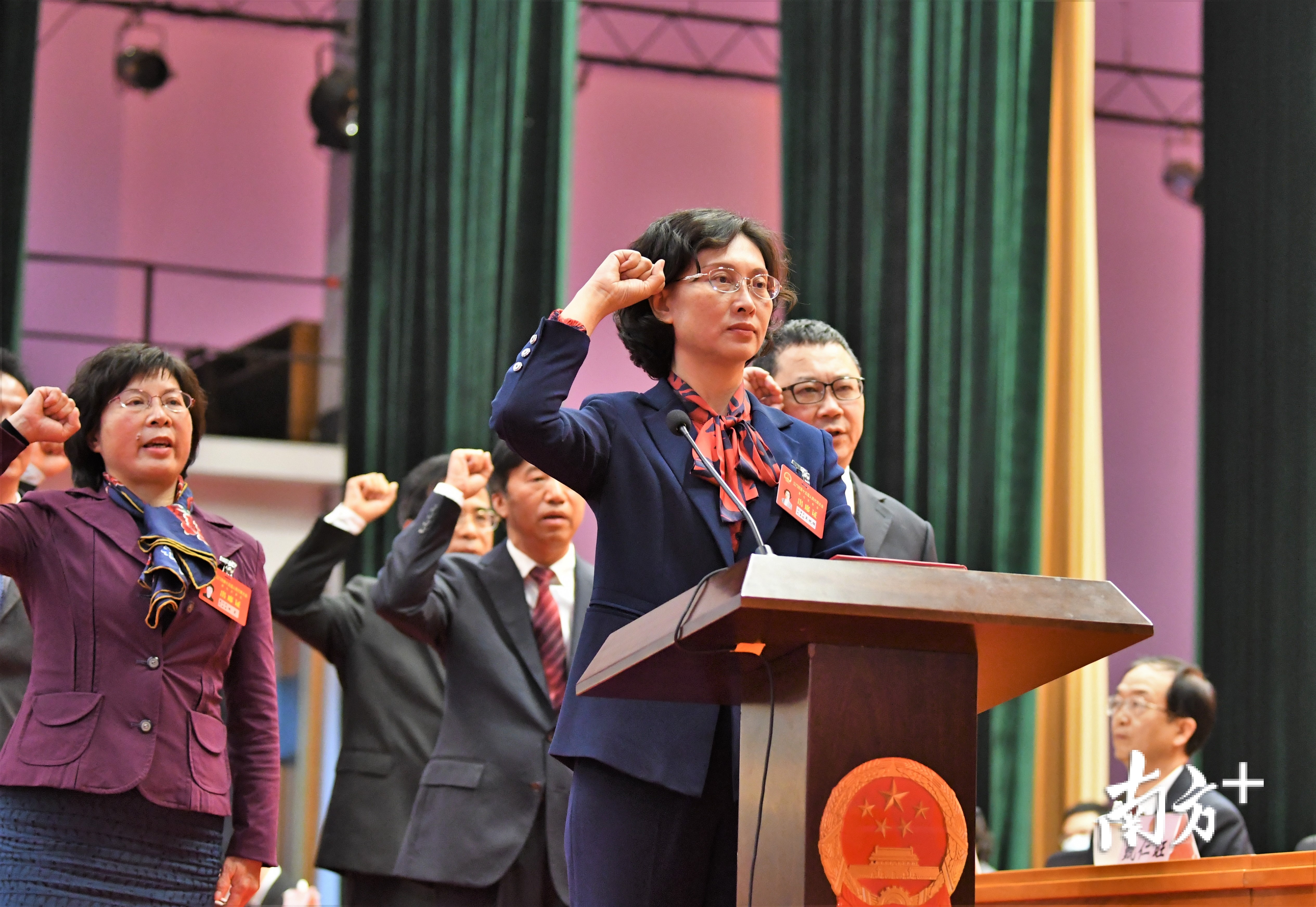 江门市十五届人大七次会议闭幕吴晓晖当选为江门市市长