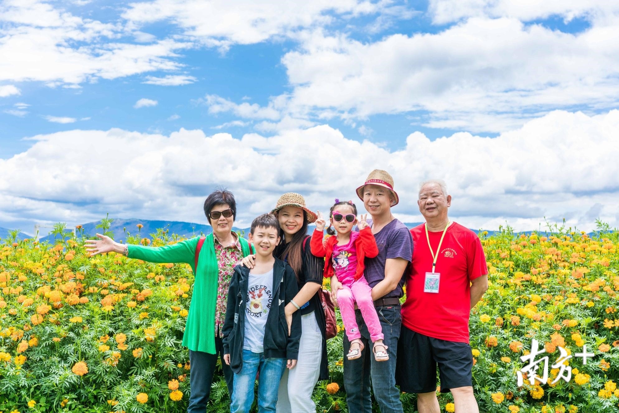 蔡金容全家福。