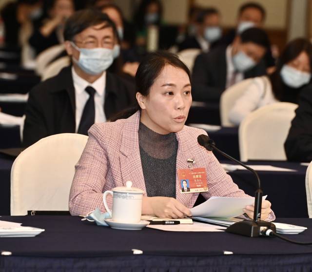 镜头丨“三八”节，看广东团女代表履职风采