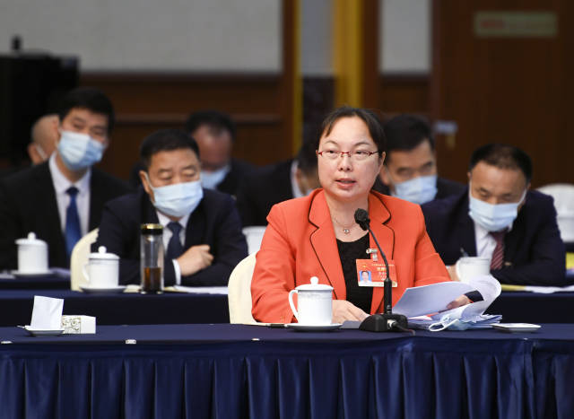 镜头丨“三八”节，看广东团女代表履职风采