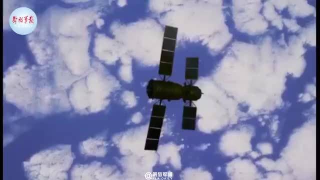 杨利伟委员：18年来，时刻准备重返太空