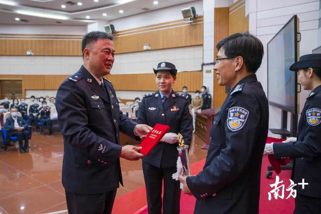 党旗映初心忠诚守平安阳江市公安局举办支部书记讲党课比赛
