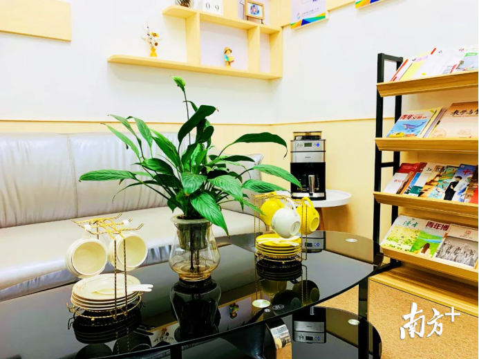教师办公室休息区 教师办公室休息区