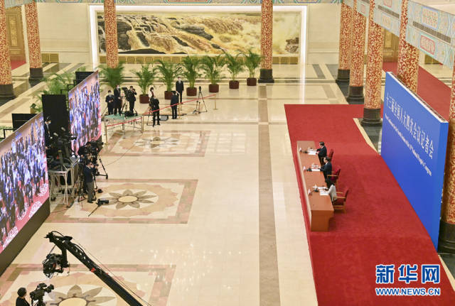 图集丨国务院总理李克强回答中外记者提问