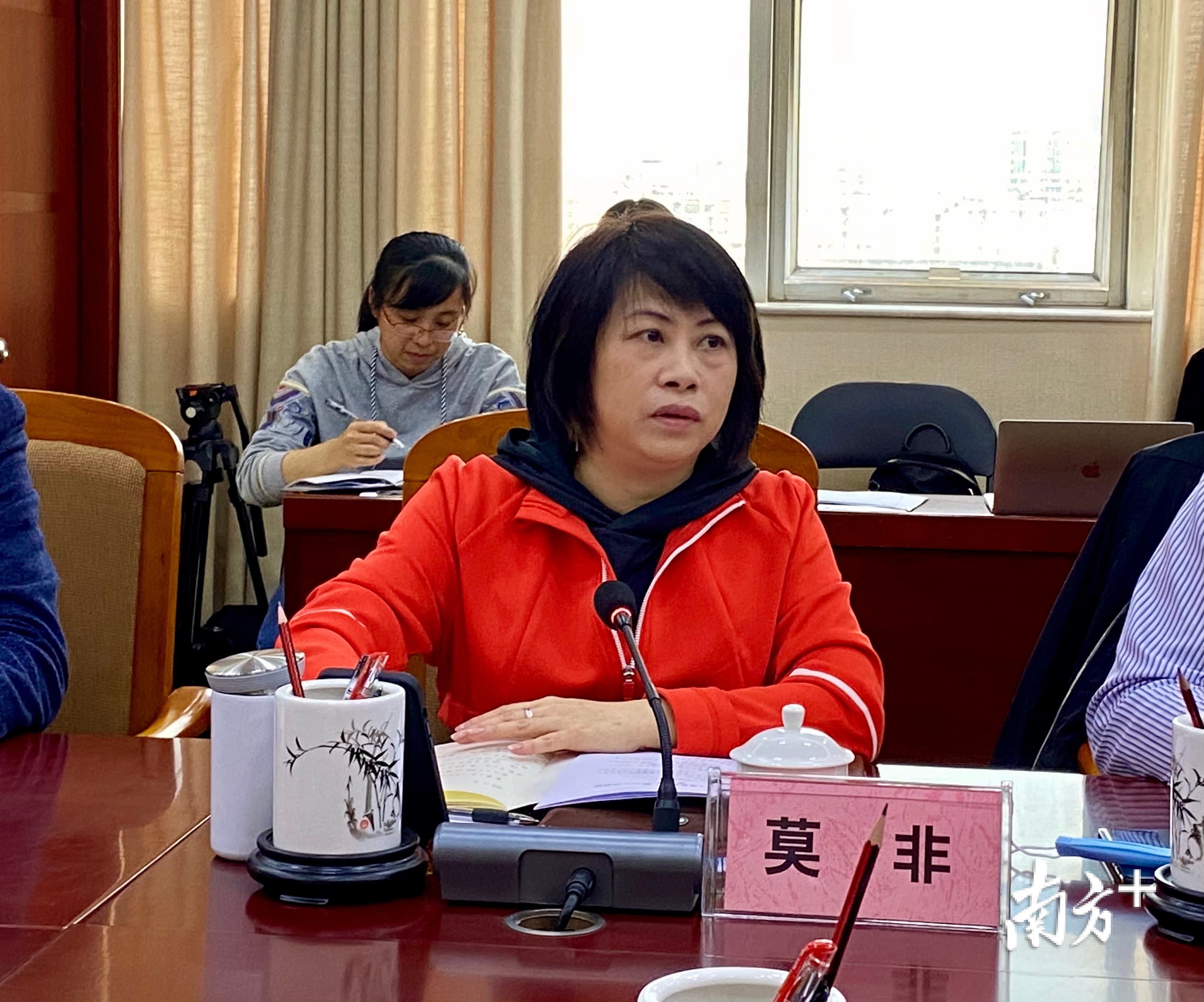 广东省粤剧院一级导演莫非担任潮剧《茂芝星火》总导演。