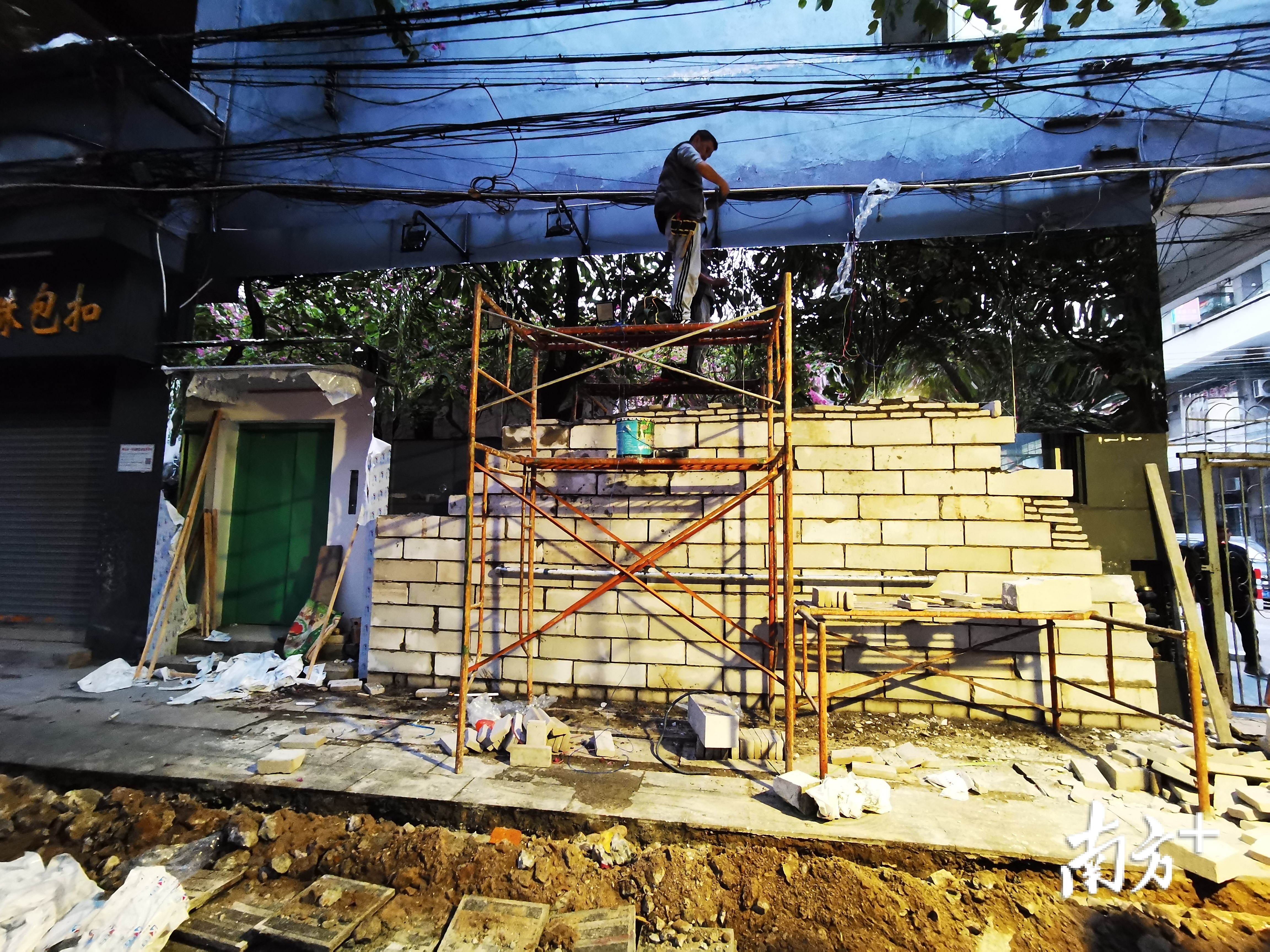 位于南海中心城区的MateMade Coffee Bar,前身是一家制衣厂。受访者供图 位于南海中心城区的MateMade Coffee Bar,前身是一家制衣厂。受访者供图