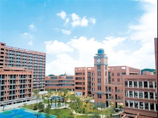 2020年9月，广东实验中学附属江门学校初一年级开学。