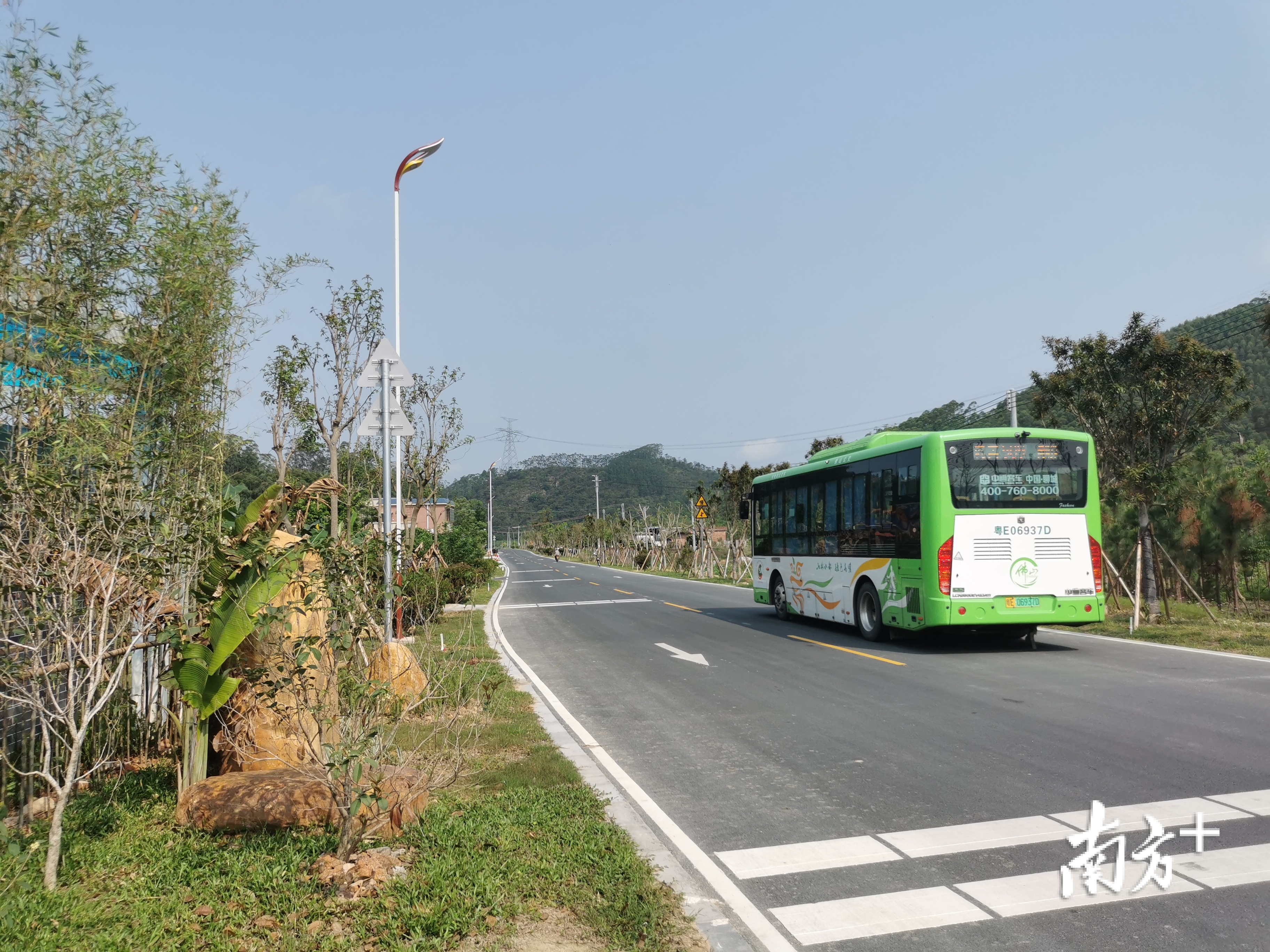 新完工的通景道路方便了群众出行。盛正挺 摄