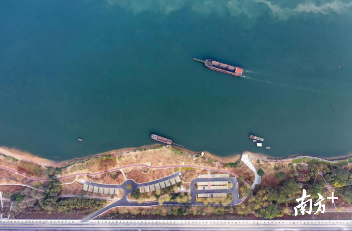 船(关艳姬) 船(关艳姬)