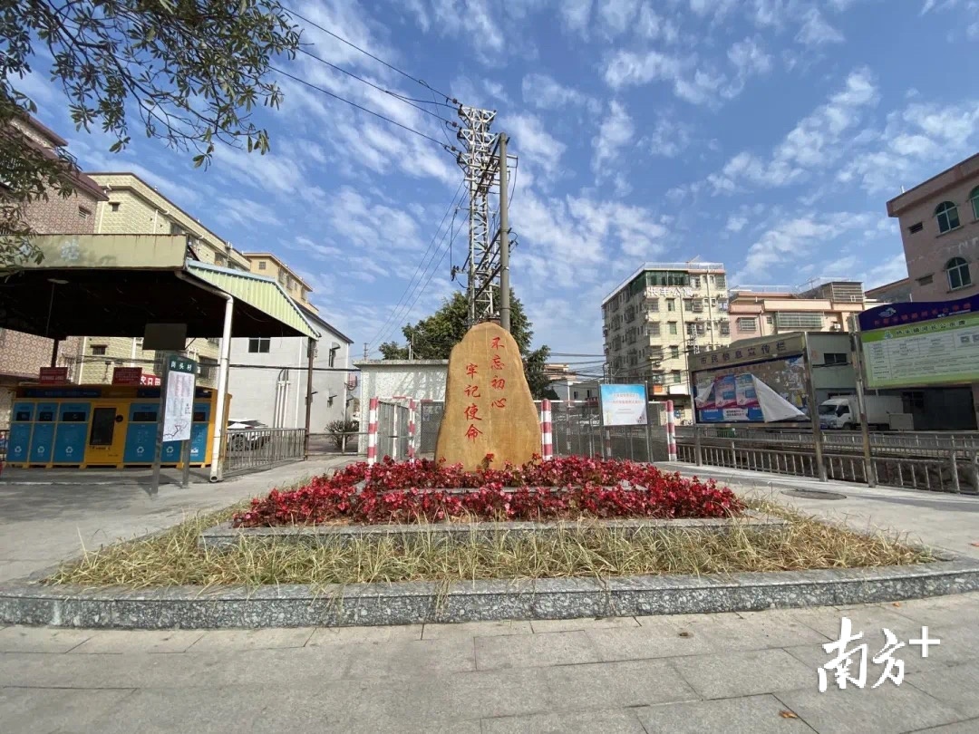 近日,桥头镇各村社区充分利用起闲置地,卫生死角,边角地等区域进行