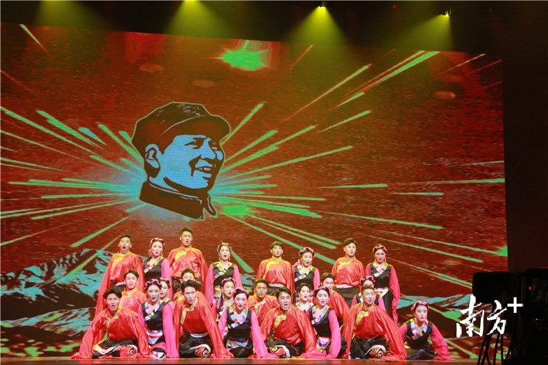 男女群舞节目《共产党来了苦变甜》 男女群舞节目《共产党来了苦变甜》