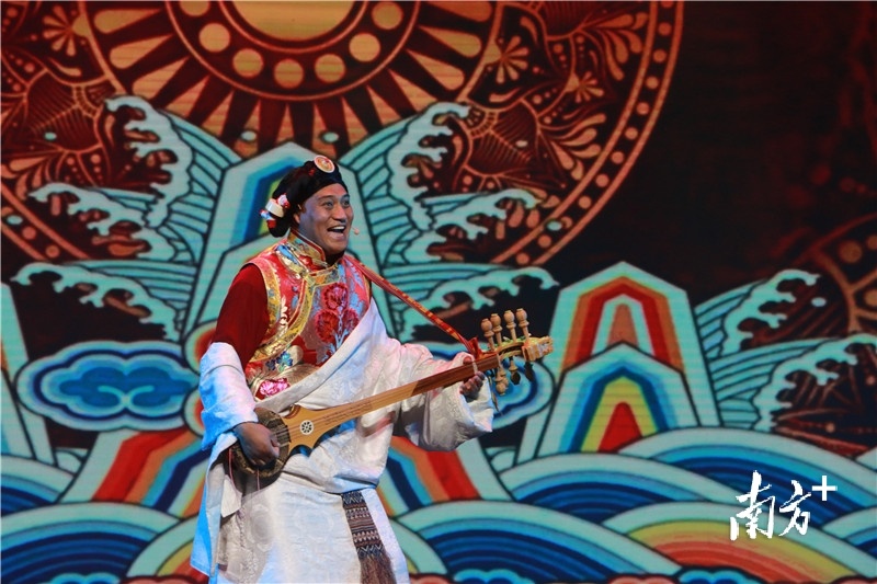 弹唱节目《康巴男儿》 弹唱节目《康巴男儿》