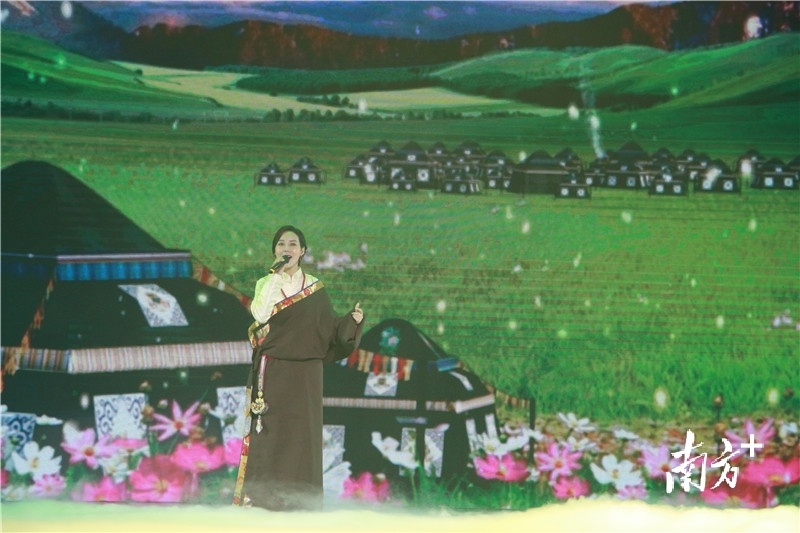 女生独唱节目《山歌的故乡》 女生独唱节目《山歌的故乡》