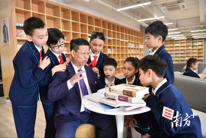 在践行气质教育的理念中，狮山实验学校对小学部、初中部两个学段提出了不同的培养方向。南方日报记者 戴嘉信 摄