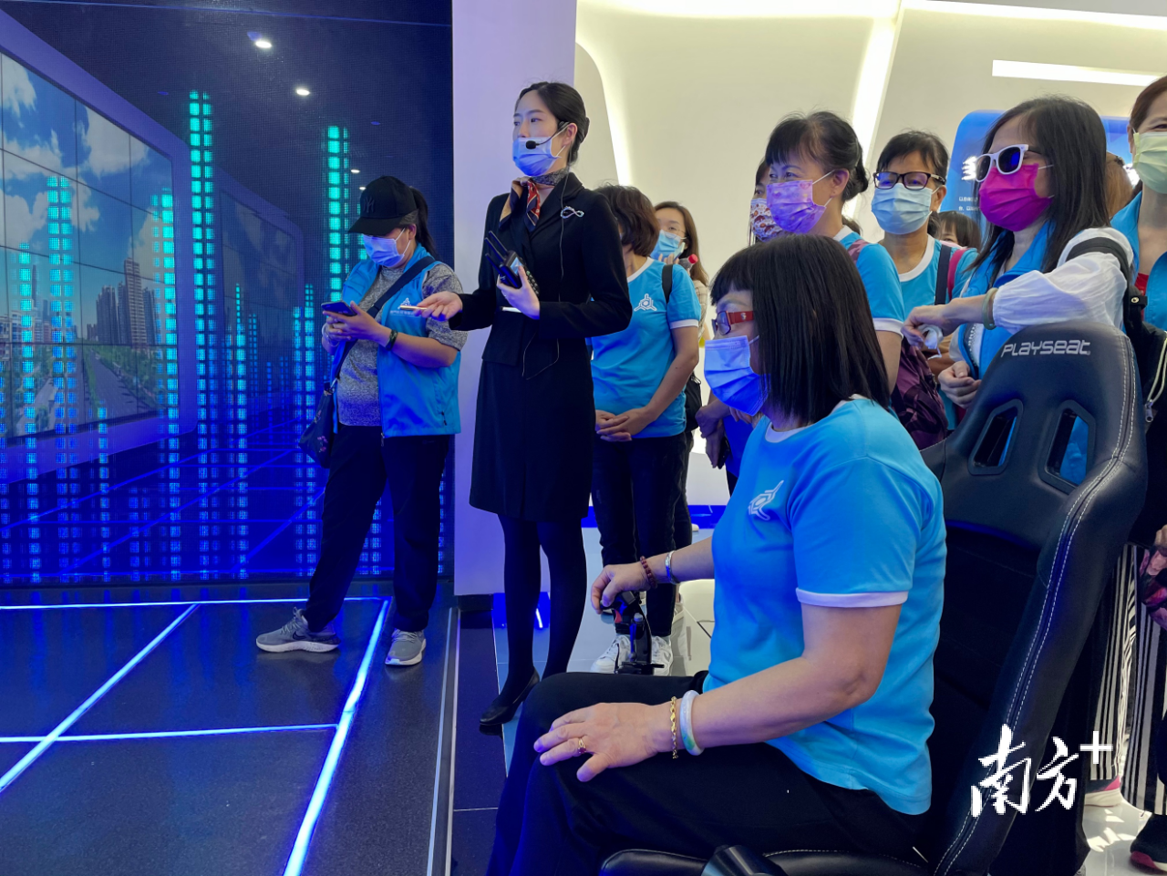 澳门居民体验“珠海横琴VR漫游”项目。