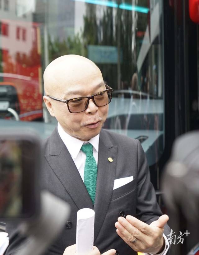 香港人马正源
