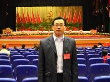 “敢查驻深办主任的工作证，他们就认定让我当支部书记了”