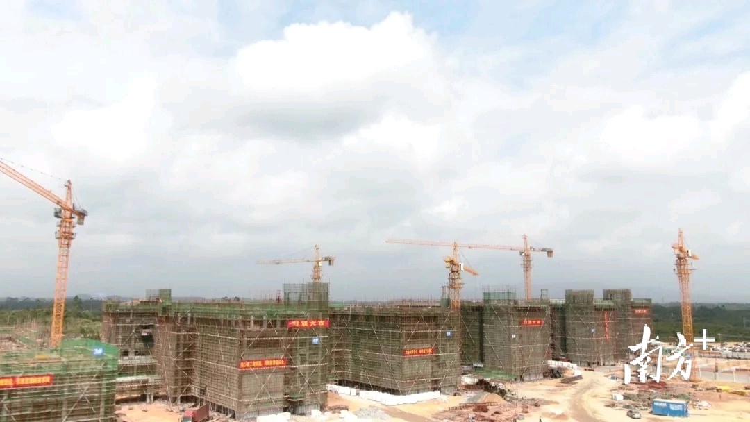 阳江职业技术学院附属阳西学校项目建设现场。许王荣 摄。