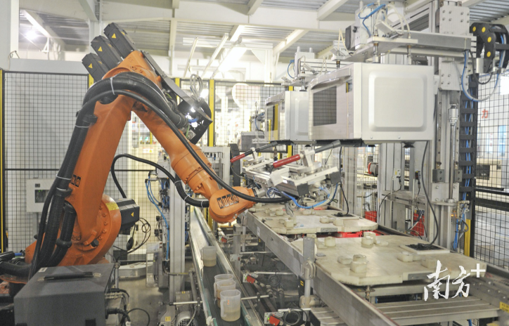 数字化转型中的佛山制造业车间。资料图片