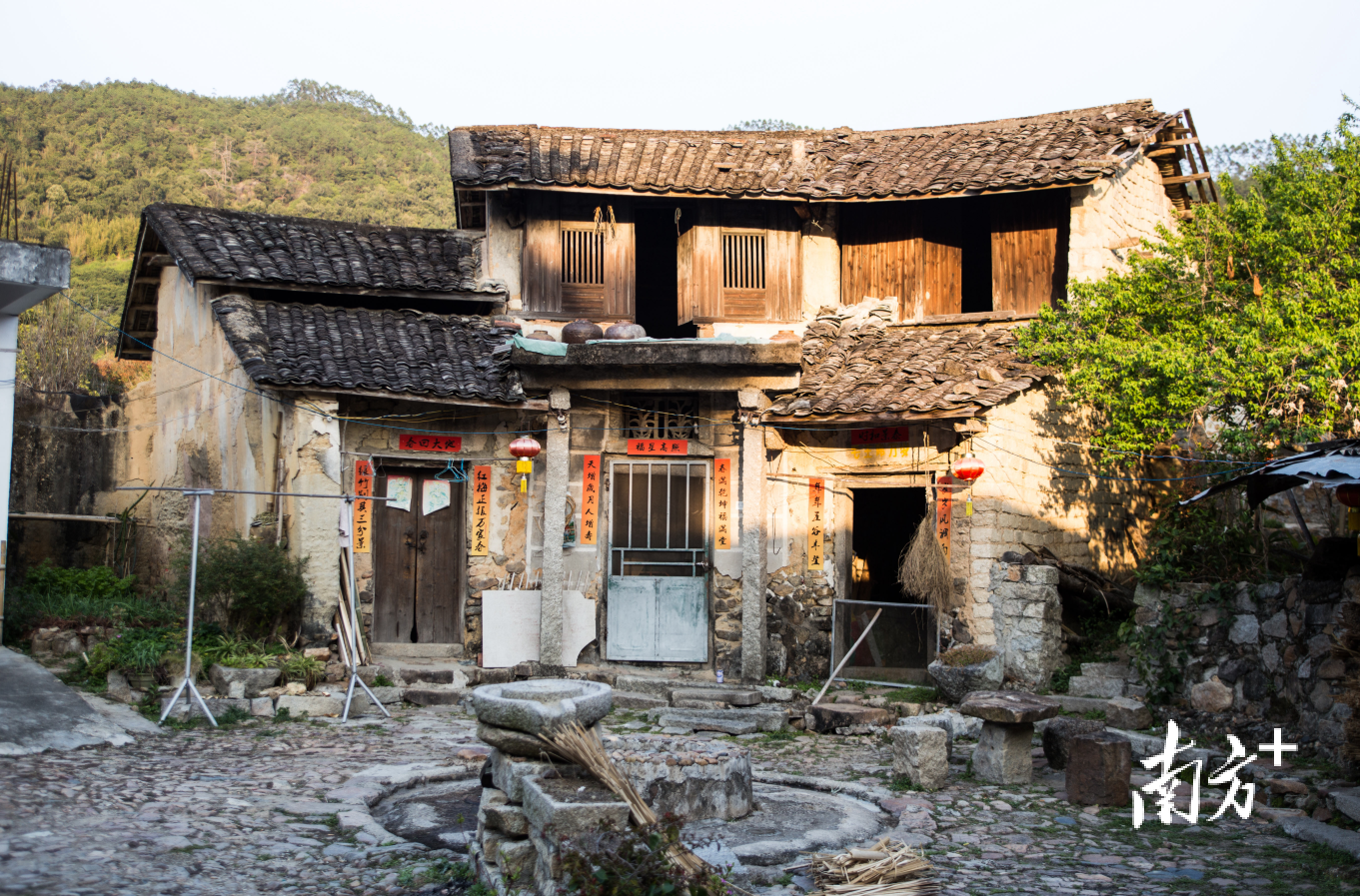 东明村依照“修旧如旧”原则,恢复客家古村落面貌。郑思涵 摄 东明村依照“修旧如旧”原则,恢复客家古村落面貌。郑思涵 摄