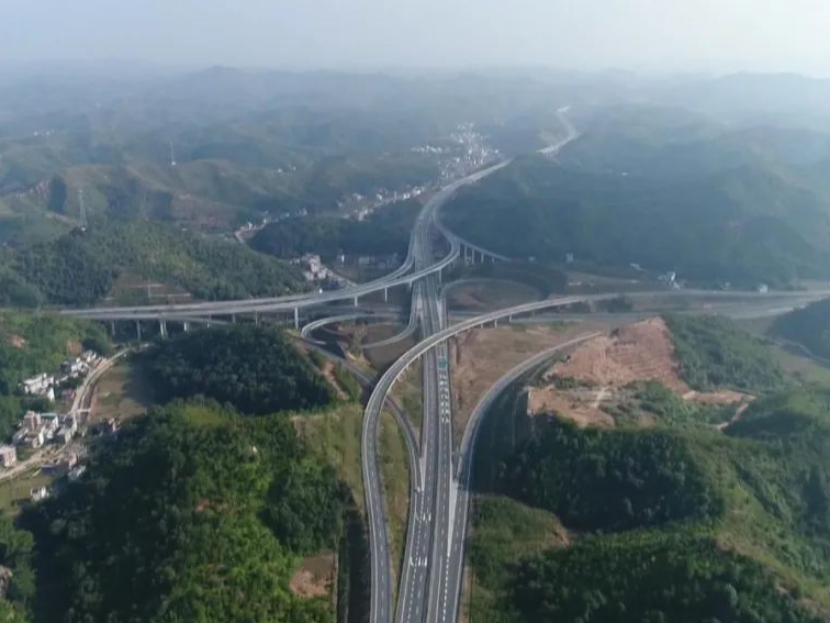 平远 高速公路架起经济发展快车道 南方plus 南方