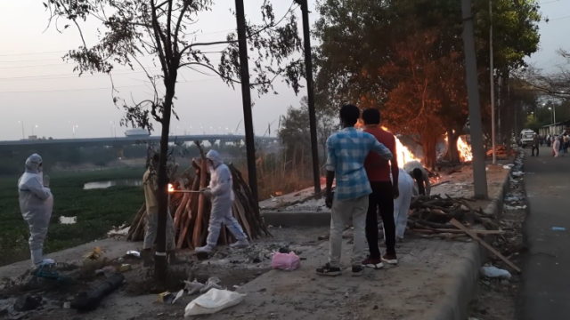 南方视频 | 印度政府预测疫情：5月中旬达顶峰日均将新增50万例