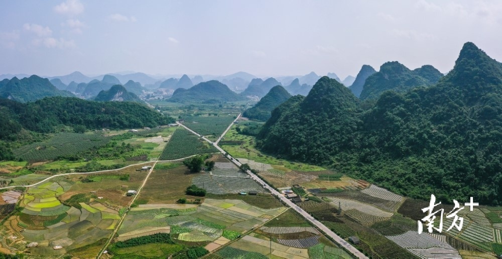 英西峰林走廊.曾亮超 摄