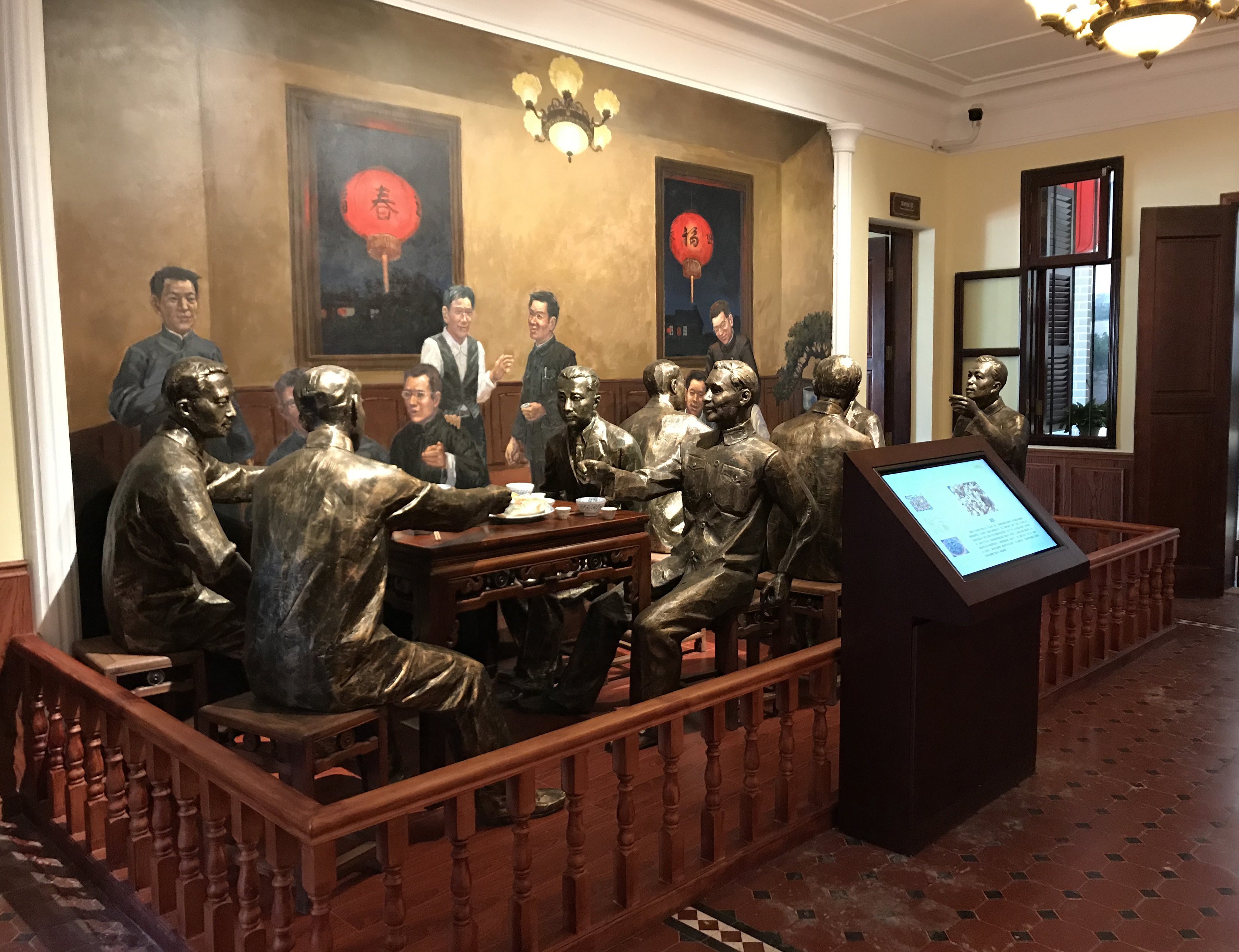 东湖旅店二楼展厅还原“年夜饭场景”