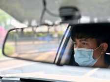 新360行〡开着车牌88888网约车，他最近有了新职业身份