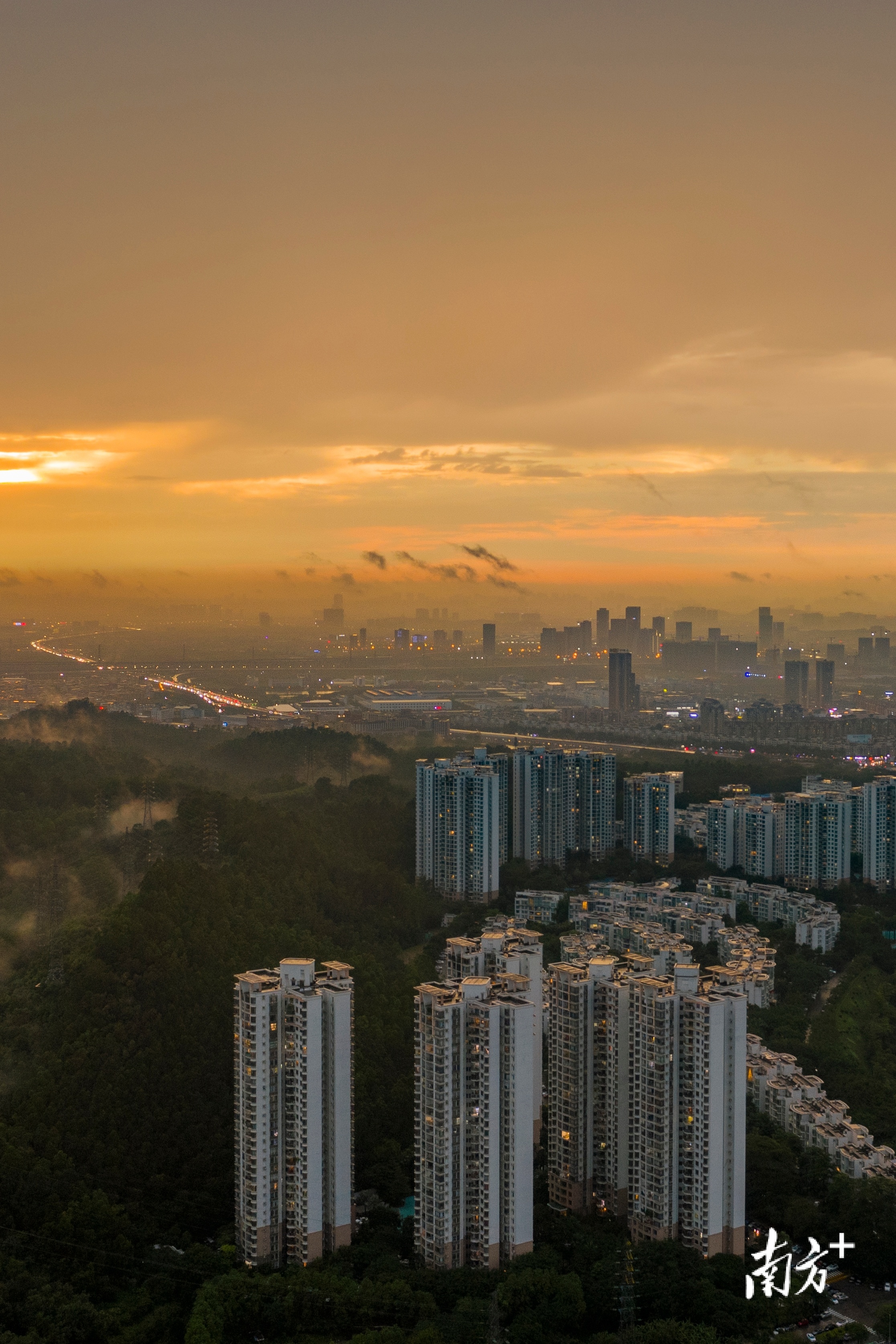 广州番禺钟村.南方拍客 刘达文 摄