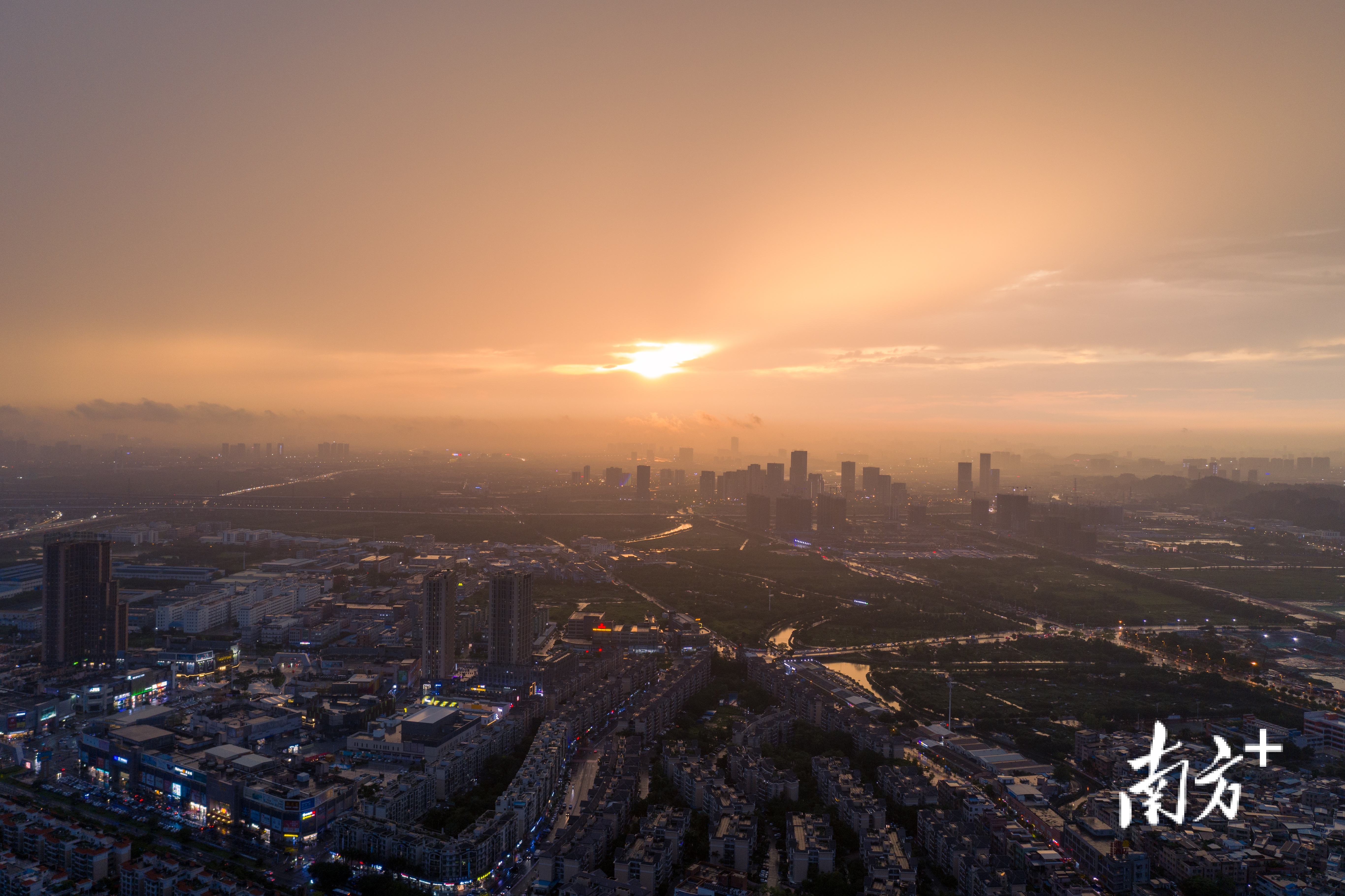 南方拍客 下雨 摄 南方拍客 下雨 摄