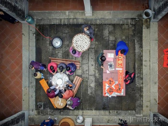 古朴祠堂里的新幸福