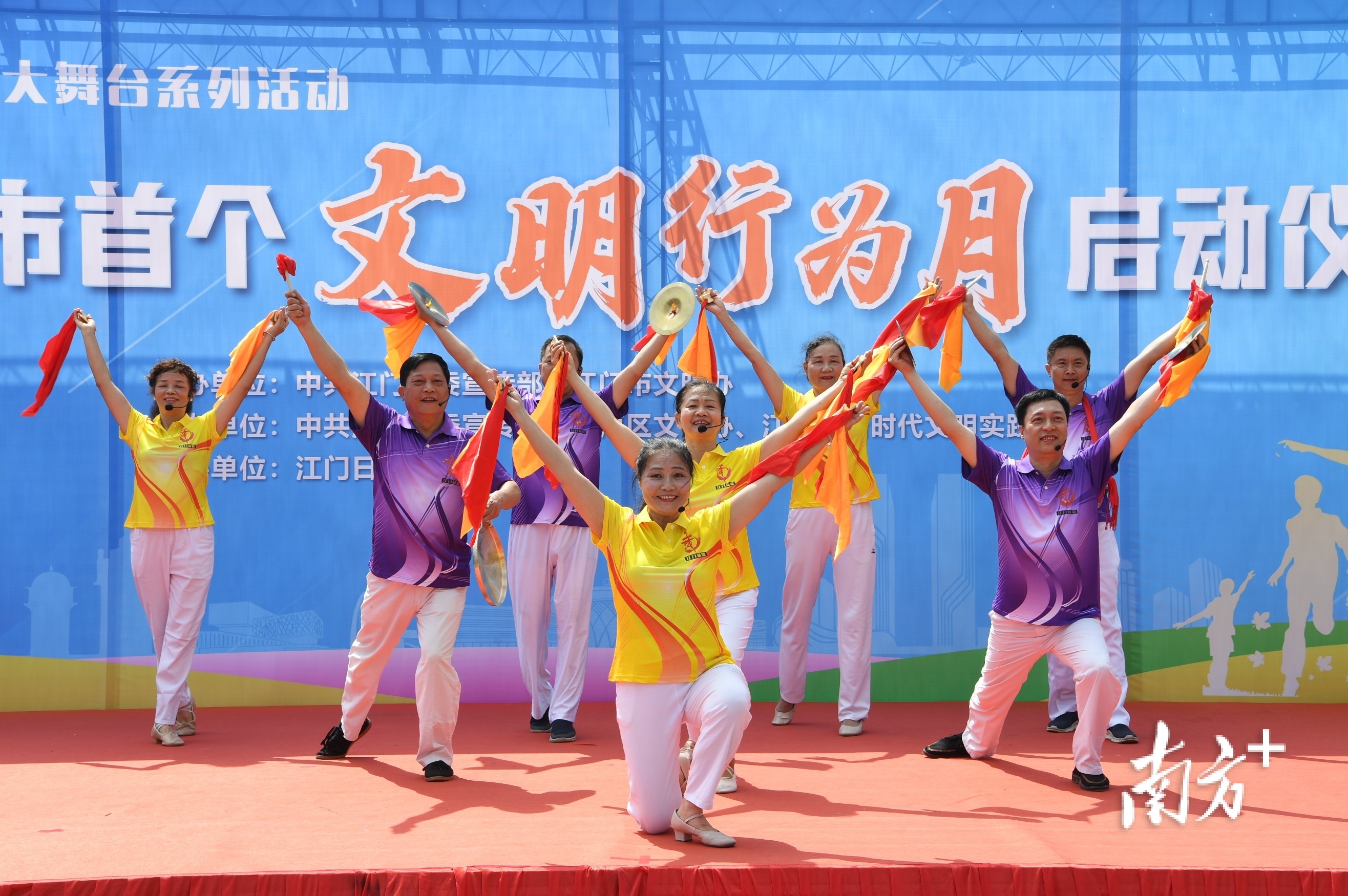 快板演出三句半《社会主义核心价值观》。杨兴乐 摄