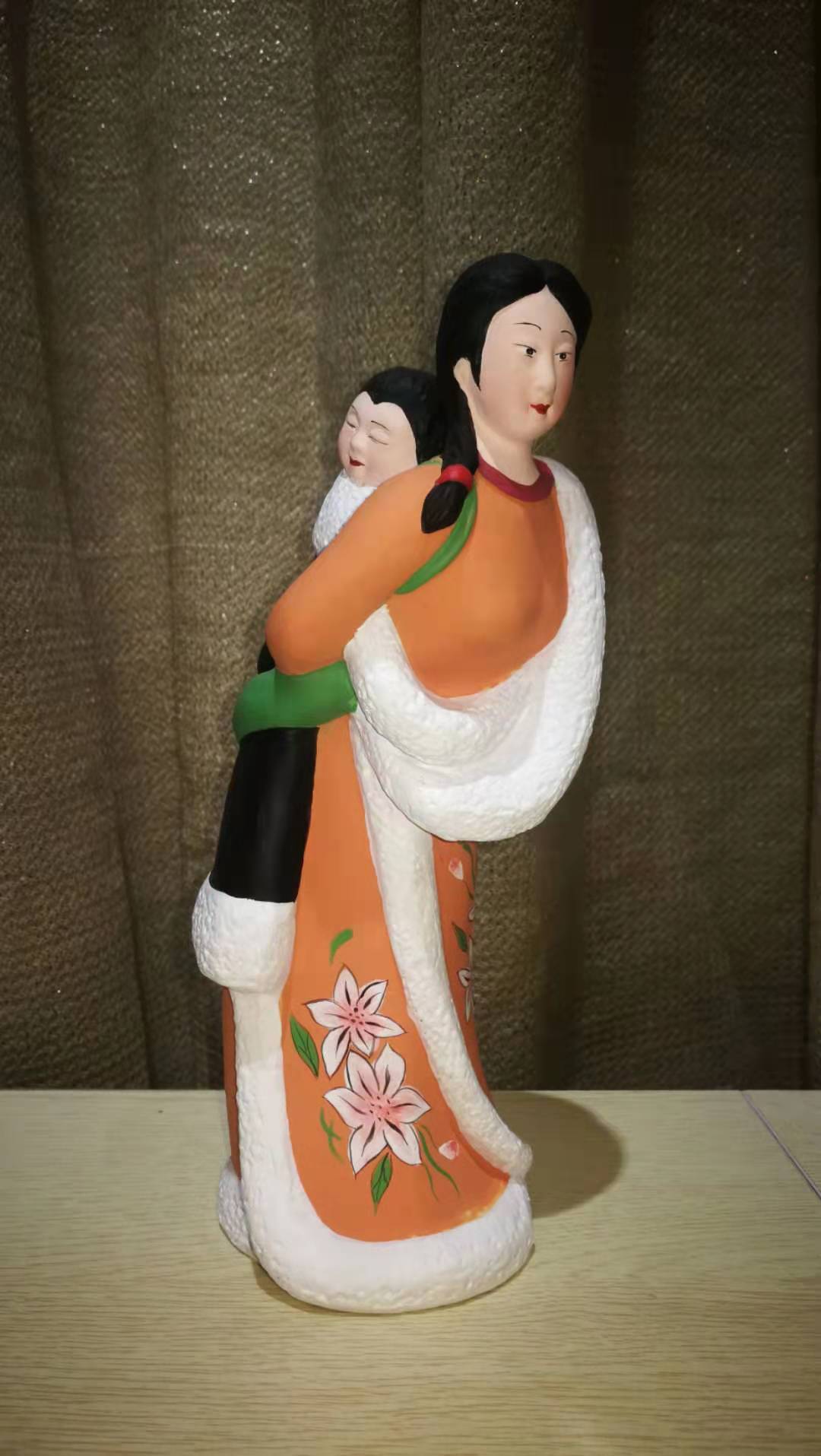 大吴泥塑博物馆馆长吴克煌的作品《慈母》。