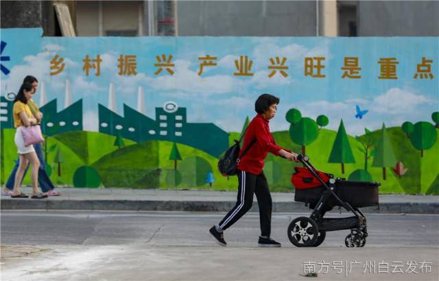 一墙一故事：彩绘搬上墙，扮靓新农村