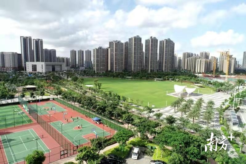 珠海正大力建设成为一座高品质生活广泛享有的青春之城、活力之都。图为珠海航空新城。关铭荣 摄 珠海正大力建设成为一座高品质生活广泛享有的青春之城、活力之都。图为珠海航空新城。关铭荣 摄