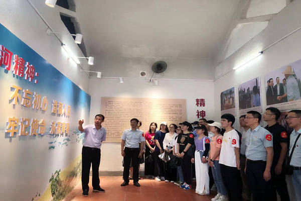 在雷州青年运河红色教育基地“情景式”宣讲。