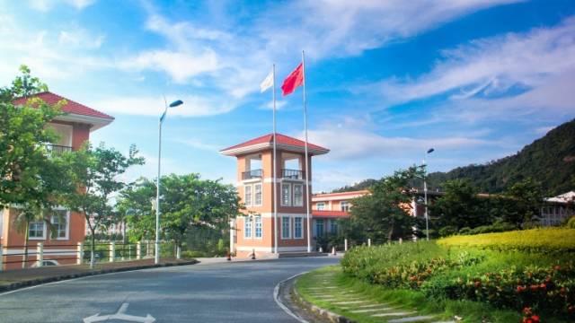 金牌专业⑧｜喻世友：专业追求一流 学生摆在首位