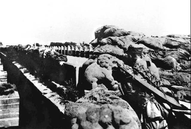 1937年7月7日，日军发动卢沟桥事变，守卫卢沟桥的第二十九军士兵抵抗日本侵略军入侵。图片来源：中国军网