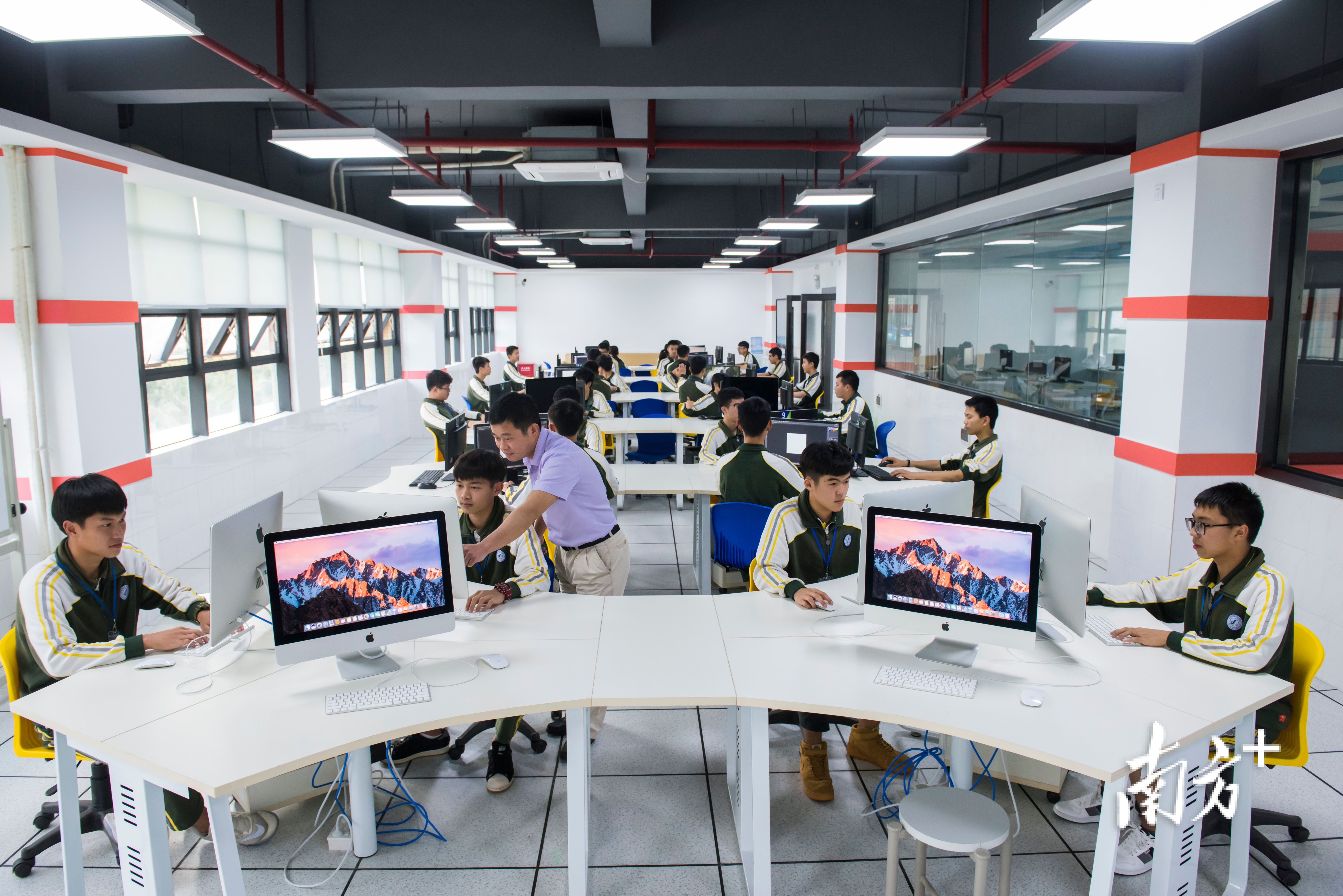 东莞不断加大职教办学基础设施建设,完成职教城内的东莞技师学院,东莞