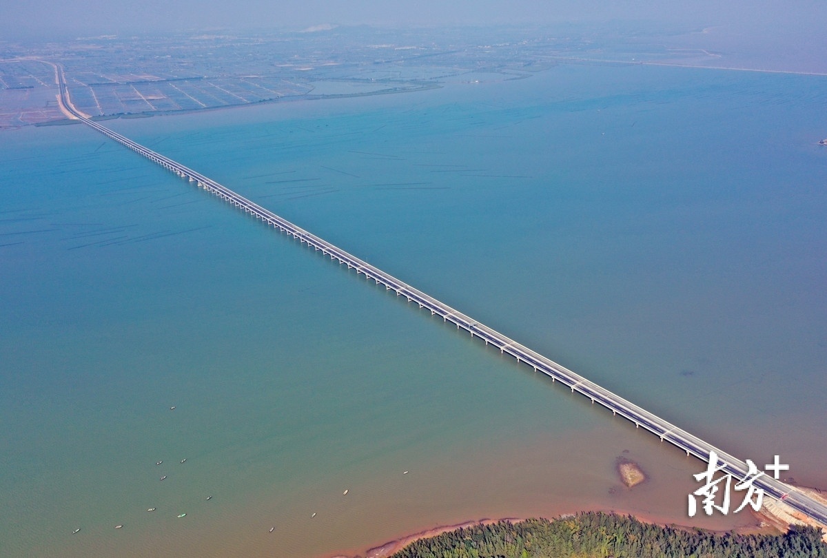 怀阳高速海陵岛大桥。