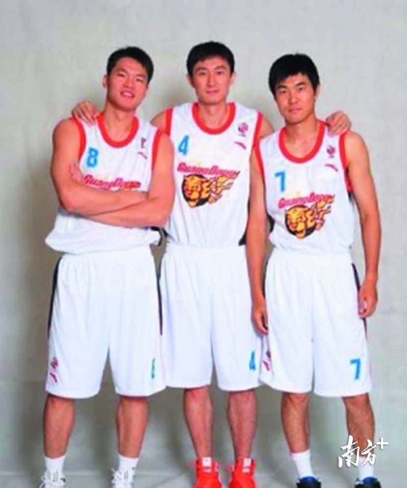 朱芳雨、杜锋、王仕鹏，是宏远“十年八冠”时期的锋线主力。资料图片