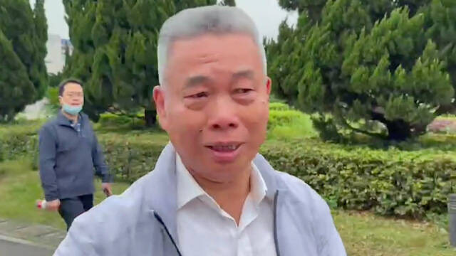 华农原副校长落泪送袁老最后一程：看到这么多人来送别，很感动