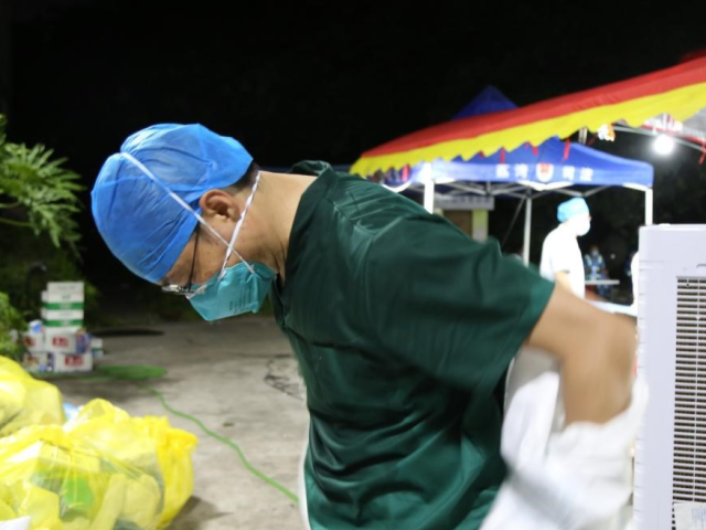 30小时日夜坚守 海龙街推进全员核酸检测